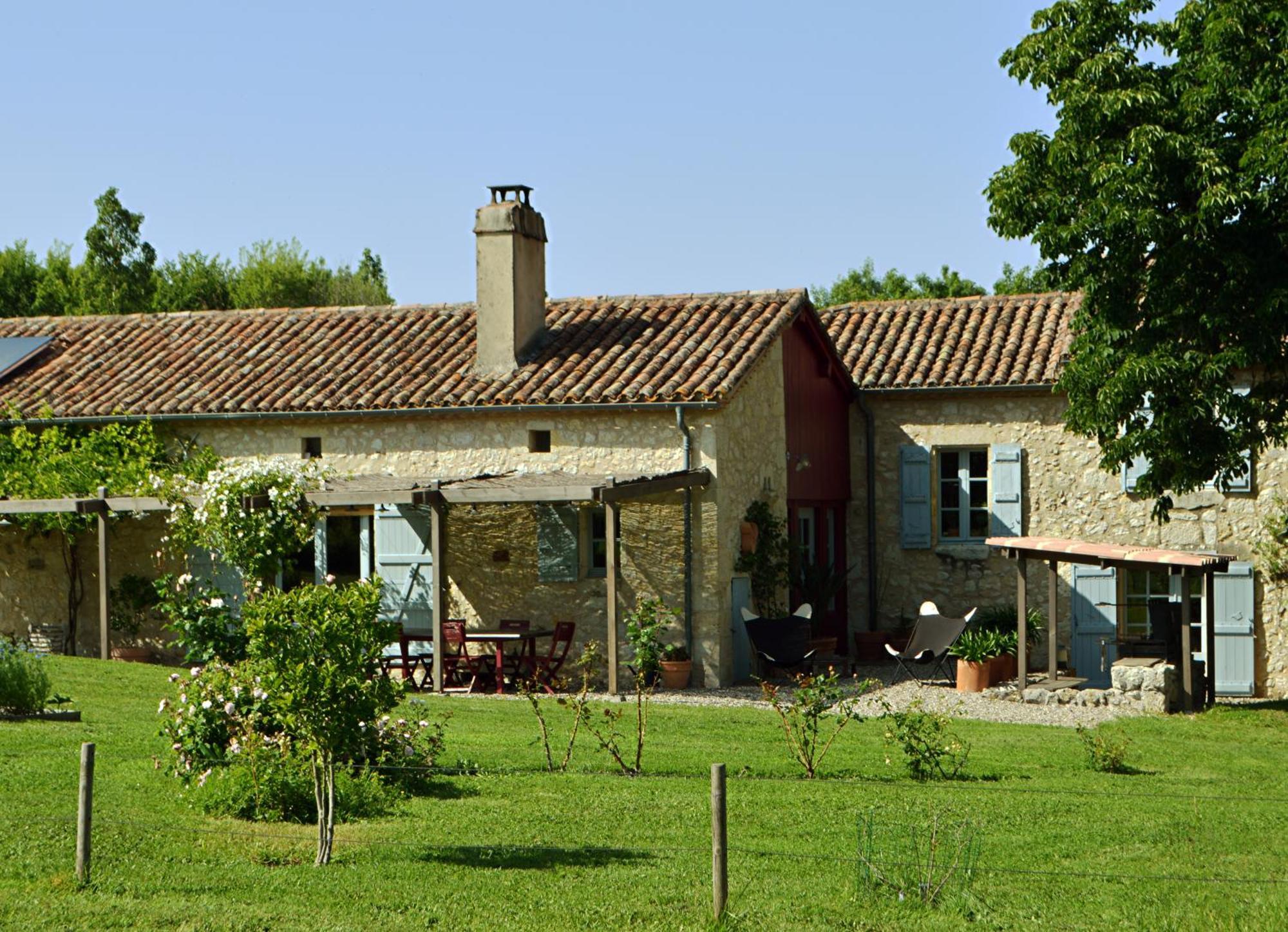 La Chambre Des Marronniers Bed & Breakfast La Romieu Exterior photo